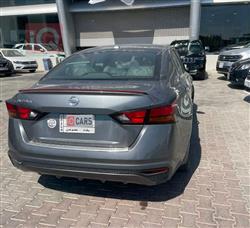 نيسان ألتيما